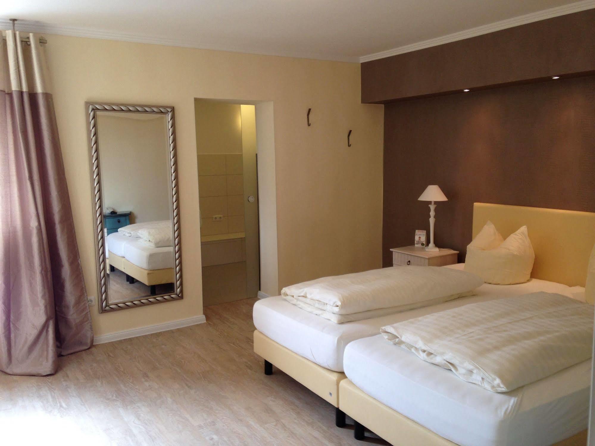 Landhotel Franck Garni Brietlingen Bagian luar foto
